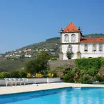 Alojamento de Acomodação e Pequeno-almoço Casa Torres De Oliveira 3*